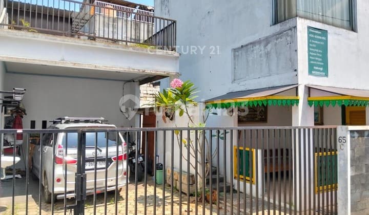 Rumah dengan Kolam Renang di Pasar Minggu Jakarta Selatan