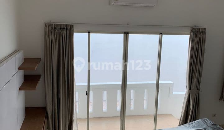 Disewakan Cepat Rumah Pik 1 Crown Boulevard 8x23, Hadap Selatan