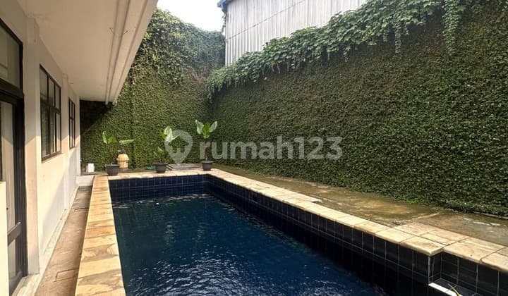 Permata Hijau South Jakarta Office House in an Exclusive and Lush Area