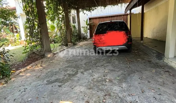 Rumah Kemang Luas Tanah 1155M2, Ada Kolam Renang dan Taman Luas
