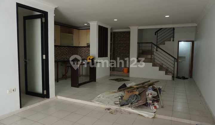 Greenville Ratu Dahlia For Sale 6x16m2 House with 2-car access
