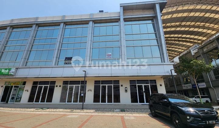 Ruko Shibuya berada di jalan boulevard STB