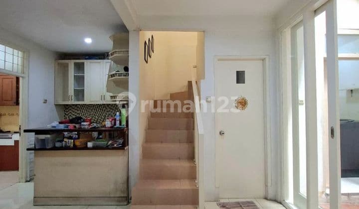 Rumah Cantik 2¼ Lantai di Bintaro dengan KT 3+1 dan KM 3+1 Sudah SHM Baru Renov 2020
