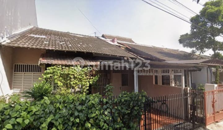 1½-Story House Ready to Occupy in Bintaro Sector 2, 3 Bedrooms, 2 Bathrooms, Freehold Certificate, Land Area 120 m², Building Area 100 m²