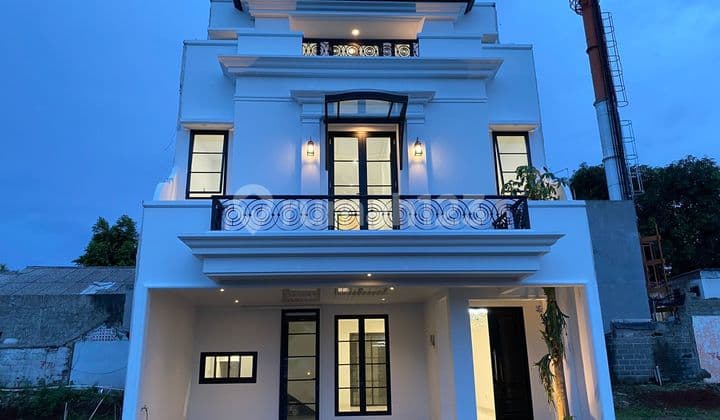 Rumah Dalam Cluster Design Classic di Cibubur