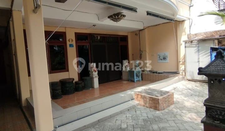 Termurah ... Rumah Bagus Siap Huni, Lokasi Pusat Kota. Sangat Terawat, Ada 16 Cctv