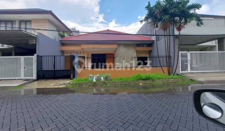 Rumah Dijual 1 Lantai Manyar Tirtomoyo Sukolilo 4 Miliar LT 240 LB 240 3+1Kt SHM Hunian Keluarga Mapan Dekat Its Rev.a292