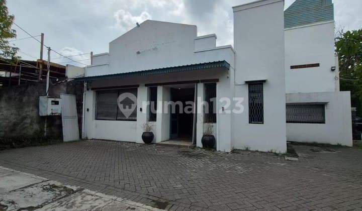 Bangunan Ex Resto Di Raya Jemursari Surabaya