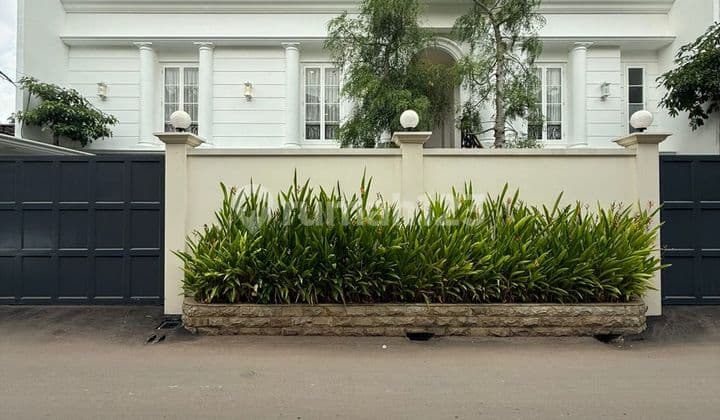 Jual Rumah Mewah Modern Classic Full Furnished Kawasan Elite Kemang Dalam