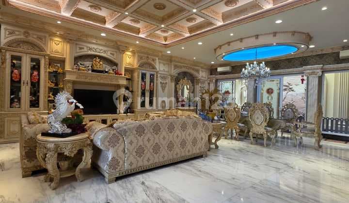 Dijual Rumah Classic Luxury Residence di Kawasan Elite Pluit