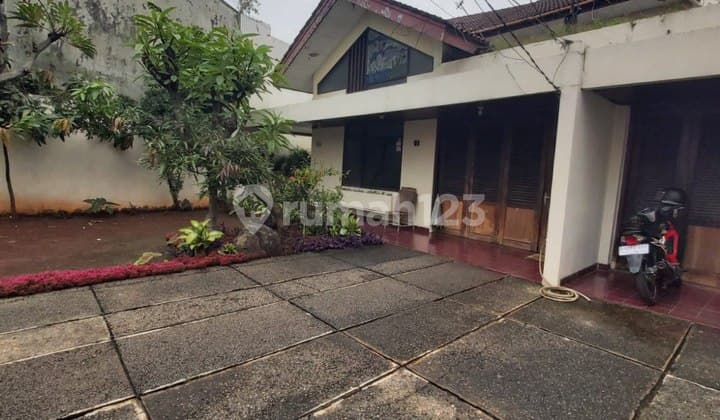 Dijual Rumah Strategis 2 Lantai Kemanggisan, Jakarta Barat