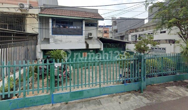 Rumah Hook Hitung Tanah di Lokasi Strategis Taman Cosmos Kedoya