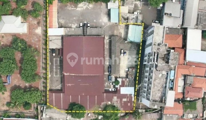 Jual Tanah Kavling + Bangunan Luas di Lokasi Strategis Jl. Pramuka, Cempaka Putih