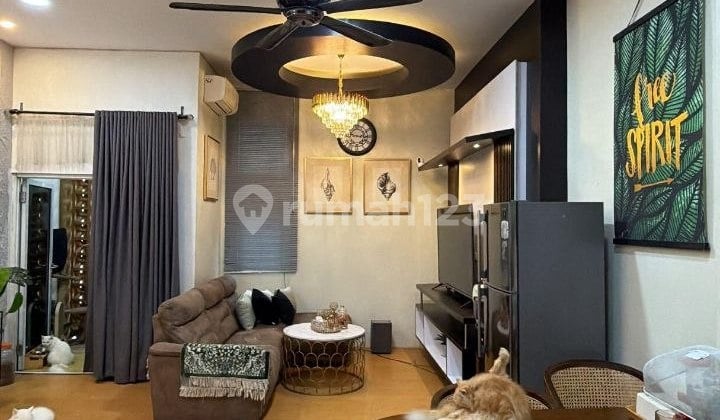 Dijual Rumah 4 Lantai Semi Furnished di Lokasi Strategis Kebon Jeruk Jakarta Barat