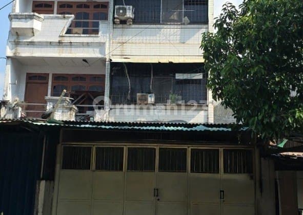 Ruko 4,5 Lantai Siap Usaha di Area Komersil Taman Sari, Jakarta Barat