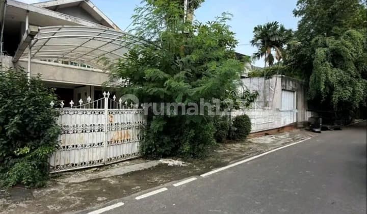 Jual Rumah Strategis 2 Lantai Area Senopati Kebayoran Baru Jakarta Selatan
