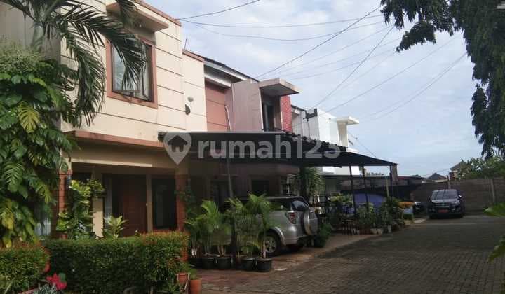 Rumah Nyaman Row Jalan Lebar Dalam Townhouse - Pondok Aren