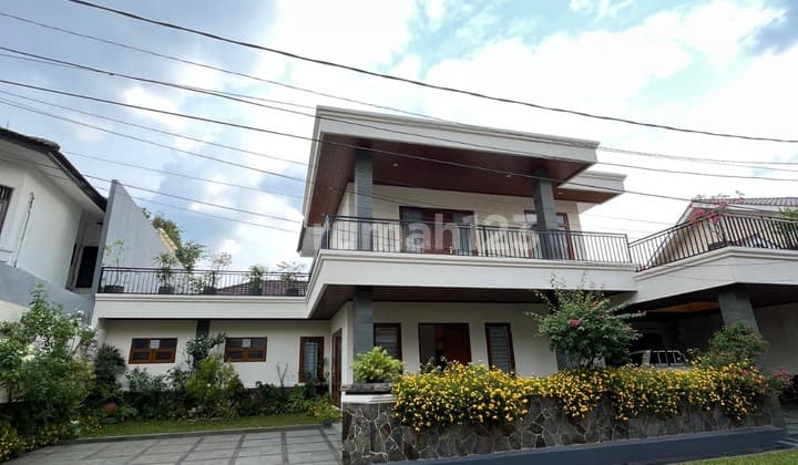 Rumah Mewah dengan Kolam Renang di Pejaten Barat – Jakarta Selatan