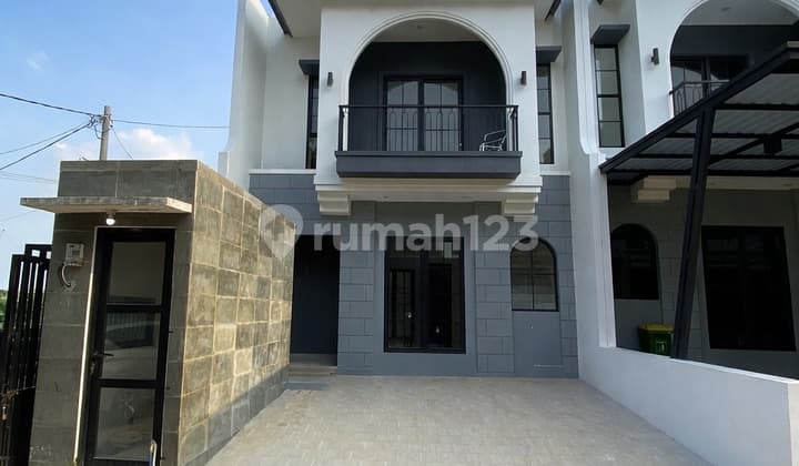 Rumah Modern Elegan di Brigif Selangkah ke Tol