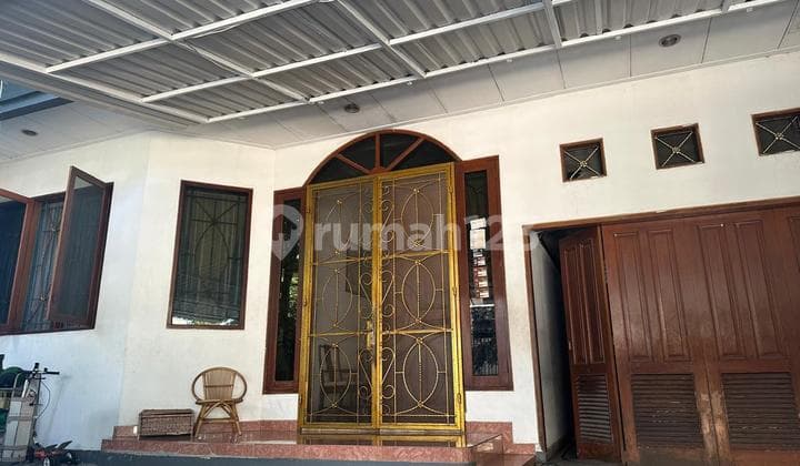 Dijual Cepat Rumah Mewah di Pluit Uk 10X20 (2,5 Lt) Furnish Jakarta Utara