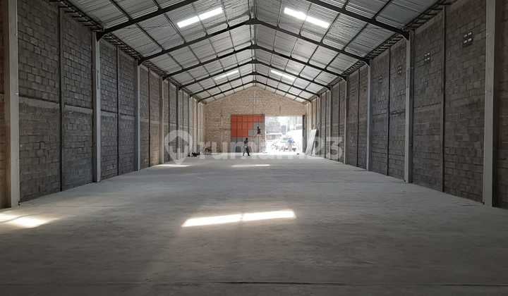 New Warehouse Container Access Area Near North Ringroad, Magelang Street, Jombor Terminal