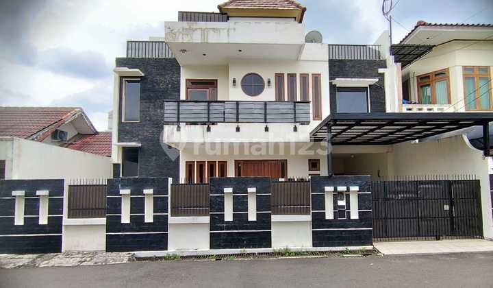 Rumah Besar di Kalibata, Pancoran, Jakarta Selatan Dekat Plaza Kalibata, Patung Pancoran