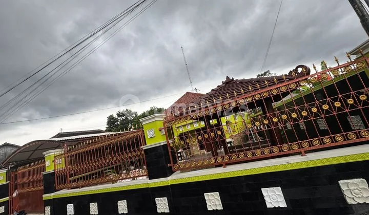 Rumah Luas Banyak Kamar di Bakungan Wedomartani Dekat Kampus Uii ,Maguwoharjo, Pakuwon 15 Mnit