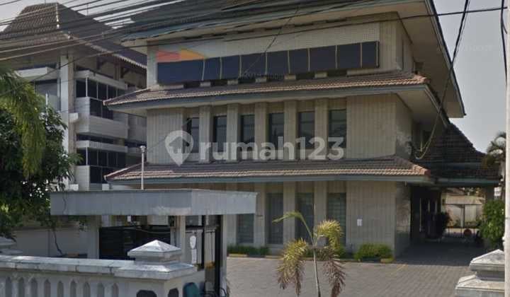 Cheap large building in downtown Yogyakarta, office area close to Tugu Jogja, Malioboro, Tugu Station, etc.