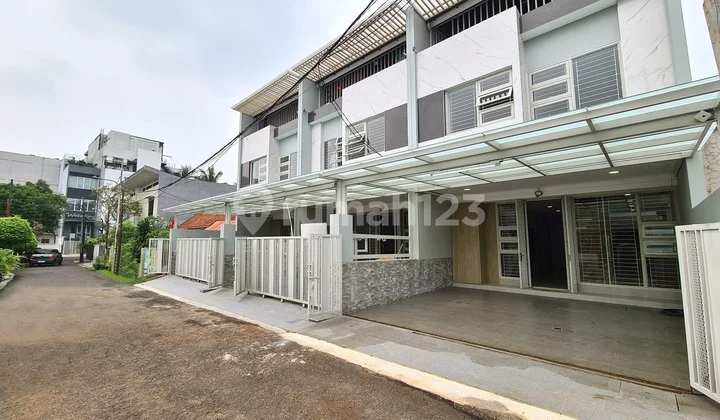 Rumah di Kebayoran Baru, Jakarta Selatan Dekat ke Senayan City, Pondok Indah Mall, MRT Fatmawati, Blok M, Rs Pertamina