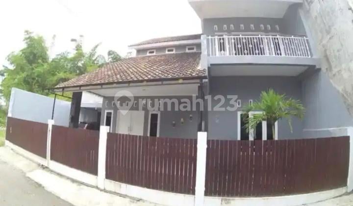 Rumah besar murah bisa untuk kantor dekat stadion Maguwoharjo, UNRIYO, SMU Budi Mulia, Bandara Adi Sucipto