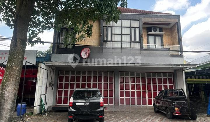 Affordable shop house in a busy area of Condongcatur, near Pakuwon Mall and UGM
