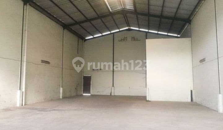 Gudang siap pakai bisa dilewati truk 40ft dikawasan pergudangan