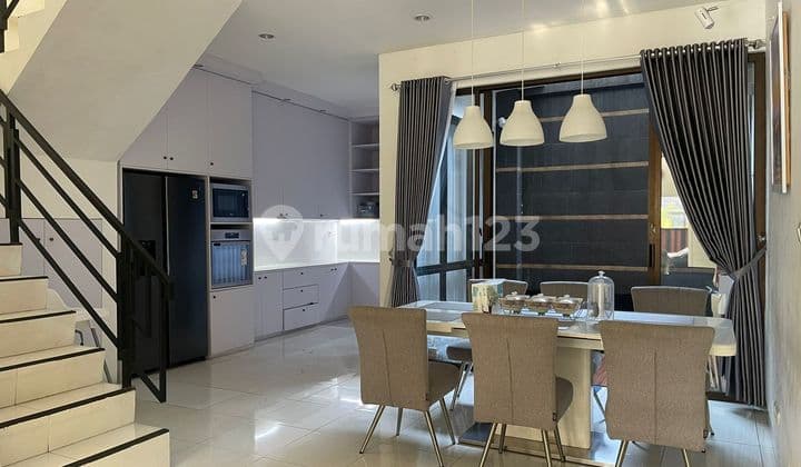 Rumah Cantik Full Furnish di Kencana Loka