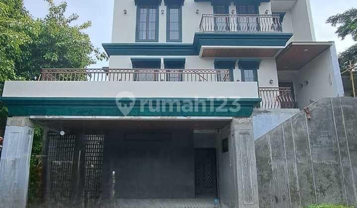 Brand New House For Sale Rumah Ganteng Dan Gagah 3 Lantai di Bsd