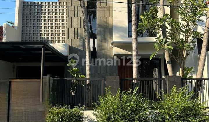 Rumah Semi furnished 2 Lantai di Permata Hijau Jaksel