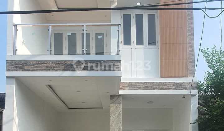 Dijual Rumah Cantik Dan Rapi di Kencana Loka