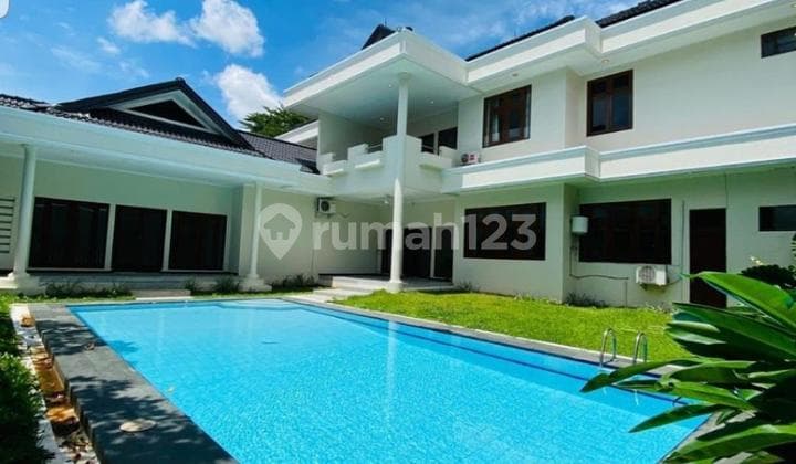 For Rent Luxurious Pejaten Hook House with Pool 2 Floors in Pejaten