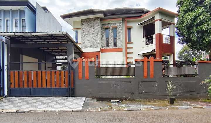 Hook House Bonus AC 5, 1 Dining Table Set and CCTV in Kencanaloka