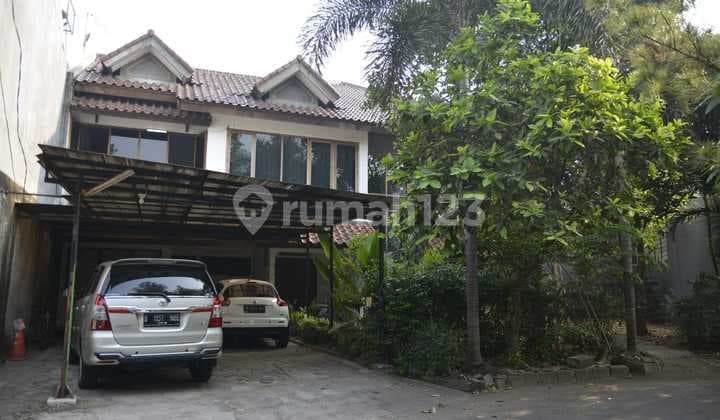 Dijual Rumah 2 Lantai Dan Luas di Villa Melati Mas