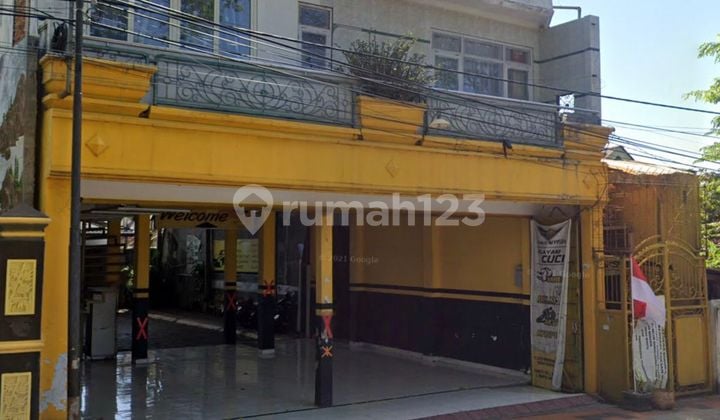 RUMAH DAN USAHA CARWASH LOKASI STRATEGIS TENGAH KOTA BANYUWANGI