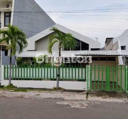 Rumah Second Kertajaya Indah Timur Row 3 Mobil