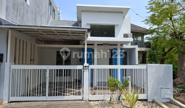 Sunny Beach House Ready to Occupy near Kenjeran, Babatan Beach