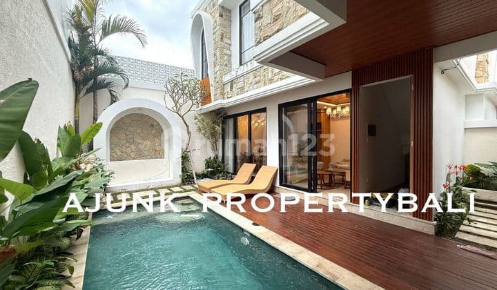 Vila Baru Luxury Modern, Lingkungan Cluster One Gate, Munggu
