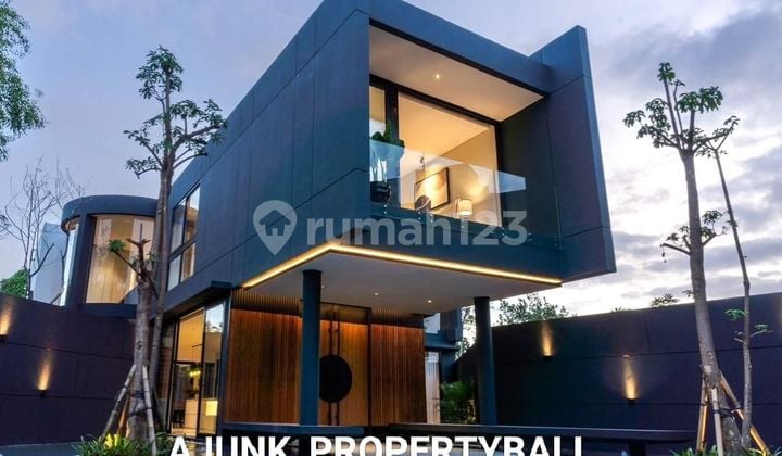 Modern Luxury Villa Premium Location, Walking Distance To Pererenan Beach