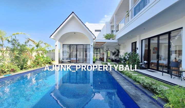 Vila Baru Modern di Gates Estate Security 24 Hrs, Nusa Dua