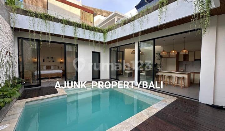 Vila Baru Modern Tropical, 8 Menit ke Pantai Berawa, Canggu