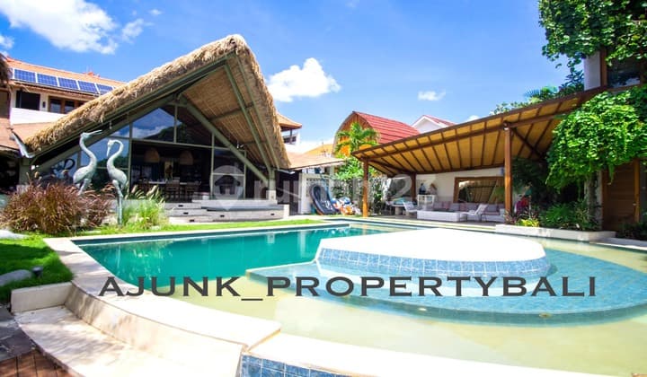 Tropical Modern Villa with Spacious Garden, Tumbak Bayuh Pererenan area