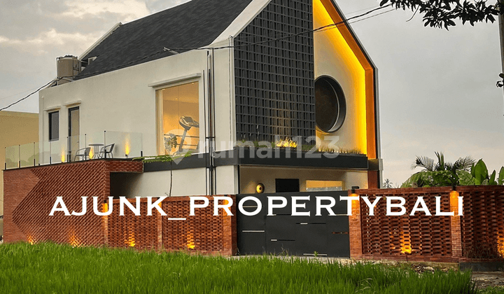 Vila Mewah Dikelilingi Sawah, di Abiansemal - Badung