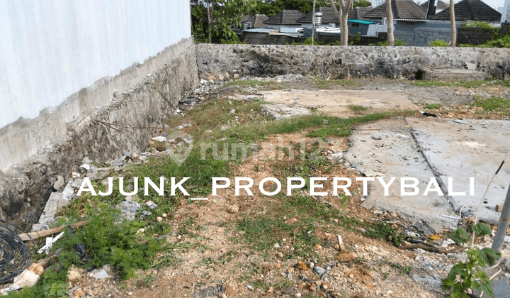 Tanah Luasan Kecil, Bentuk Tanah Ngantong, Di Kampial Nusa Dua