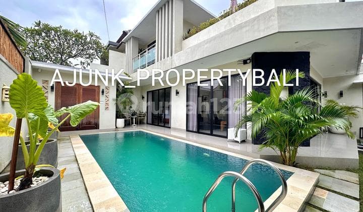 Vila Modern Di Central Kerobokan, 10 Menit Ke Pantai Petitenget